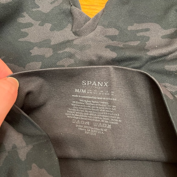 Spanx Look At Me Now Camo Leggings - Picture 7 of 14